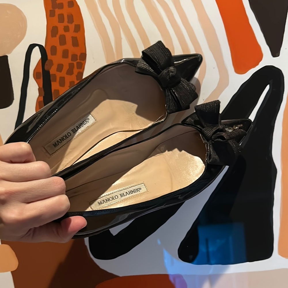 Manolo Blahnik Black Bow Women's flats with Minor Abrasion
